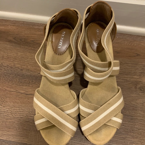 Tan and White Cork Wedges - Picture 3 of 4